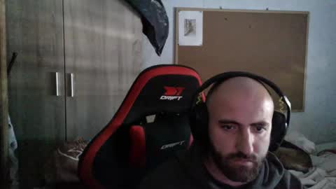 Snapshot of morenoch19 chatting on 11-29-25, 02:20 alejo online show from 11-29-25, 02:20