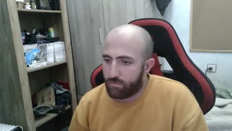 Snapshot of morenoch19 chatting on 12-04-25, 02:48 alejo online show from 12-04-25, 02:48