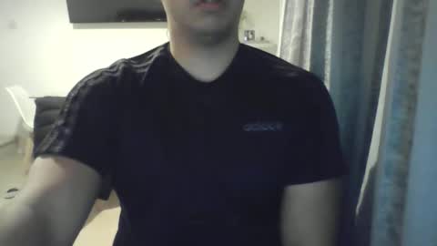 Snapshot of morenolatin19 chatting on 10-30-25, 06:41 Jos Luis online show from 10-30-25, 06:41