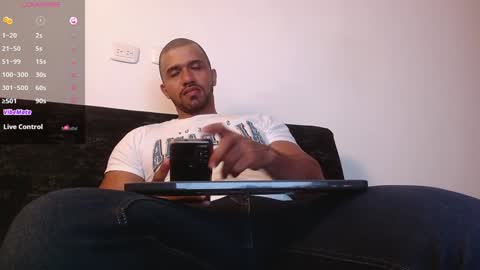 Snapshot of morgan_lean chatting on 12-12-24, 01:10 Morgan Lee online show from 12-12-24, 01:10