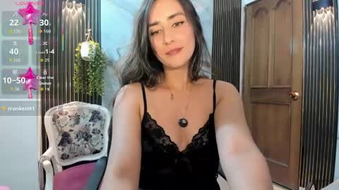 Snapshot of moriahhoe chatting on 04-13-26, 01:44 Moriah online show from 04-13-26, 01:44