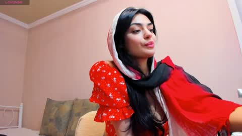 Snapshot of moroccan_diamond_ chatting on 12-13-24, 08:41 Medina online show from 12-13-24, 08:41