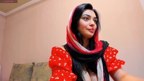 Snapshot of moroccan_diamond_ chatting on 12-15-24, 06:48 Medina online show from 12-15-24, 06:48