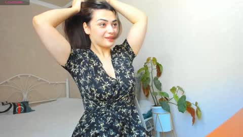 Snapshot of moroccan_diamond_ chatting on 01-26-25, 08:57 Medina online show from 01-26-25, 08:57