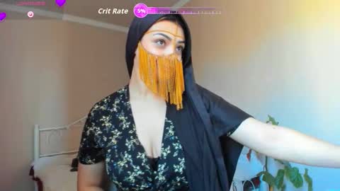 Snapshot of moroccan_diamond_ chatting on 11-28-25, 09:45 Medina online show from 11-28-25, 09:45