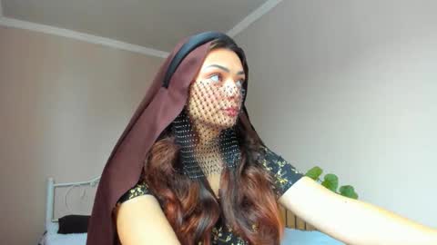 Snapshot of moroccan_diamond_ chatting on 12-15-25, 07:12 Medina online show from 12-15-25, 07:12