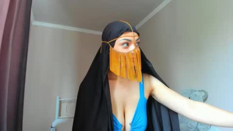 Snapshot of moroccan_diamond_ chatting on 05-03-26, 07:03 Medina online show from 05-03-26, 07:03