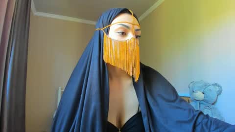 Snapshot of moroccan_diamond_ chatting on 05-14-26, 07:48 Medina online show from 05-14-26, 07:48