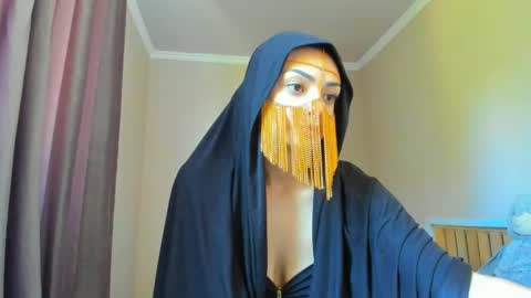 Snapshot of moroccan_diamond_ chatting on 05-24-26, 08:08 Medina online show from 05-24-26, 08:08