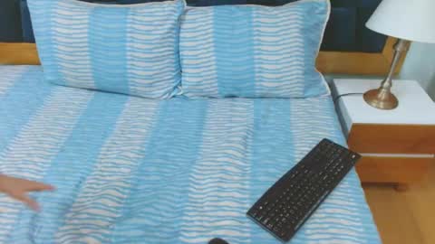 Snapshot of morrigan_luxus chatting on 01-14-25, 01:38 morrigan_luxus online show from 01-14-25, 01:38