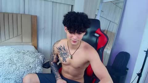 Snapshot of morthy_downey chatting on 01-16-25, 04:07 Morthy online show from 01-16-25, 04:07