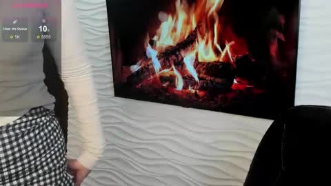 Snapshot of morygirl chatting on 09-13-25, 01:33 mori online show from 09-13-25, 01:33