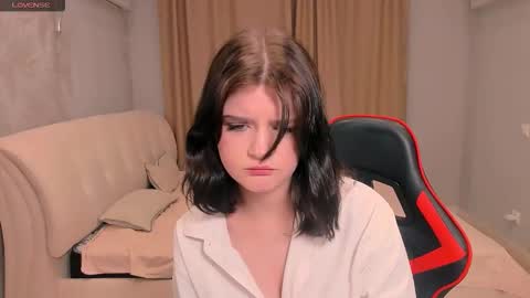 Snapshot of morygirl chatting on 09-15-25, 03:23 mori online show from 09-15-25, 03:23