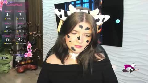 Snapshot of morygirl chatting on 10-31-25, 03:02 mori online show from 10-31-25, 03:02