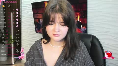 Snapshot of morygirl chatting on 11-11-25, 05:40 mori online show from 11-11-25, 05:40