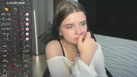 Snapshot of morygirl chatting on 11-26-25, 06:53 mori online show from 11-26-25, 06:53