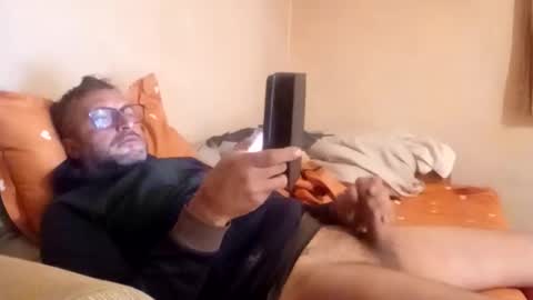 Snapshot of mospeleu chatting on 05-14-26, 06:09 Nomadu online show from 05-14-26, 06:09