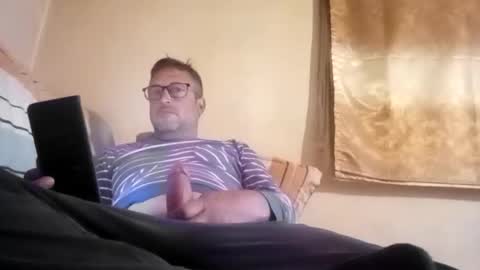 Snapshot of mospeleu chatting on 05-17-26, 06:22 Nomadu online show from 05-17-26, 06:22