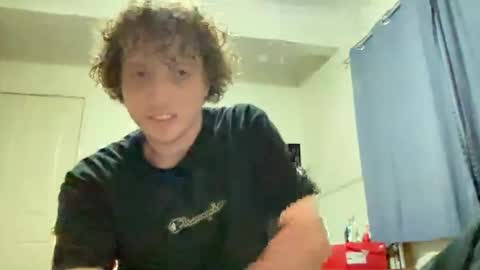 Snapshot of mosterr325 chatting on 01-12-25, 12:12 mosterr325 online show from 01-12-25, 12:12