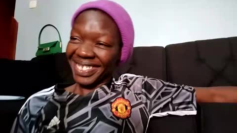 Snapshot of mouthymiss chatting on 03-05-25, 10:44 Mouthymiss online show from 03-05-25, 10:44