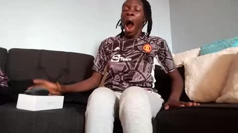 Snapshot of mouthymiss chatting on 03-12-25, 09:55 Mouthymiss online show from 03-12-25, 09:55