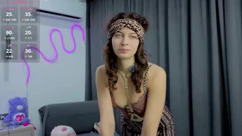 Snapshot of movessa chatting on 11-25-25, 11:16 Luna online show from 11-25-25, 11:16