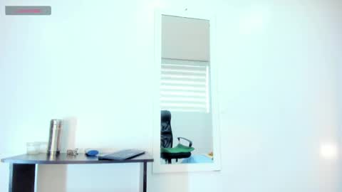 Snapshot of moxa_hot chatting on 10-31-25, 03:02 moxa hot online show from 10-31-25, 03:02