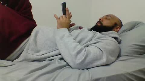 Snapshot of mr8plus chatting on 01-12-25, 02:14 Mr8 online show from 01-12-25, 02:14