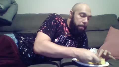 Snapshot of mr8plus chatting on 02-08-25, 01:11 Mr8 online show from 02-08-25, 01:11