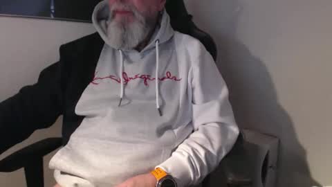 mr_boombastic2021 online show from 04-10-26, 09:03