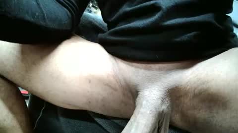 Snapshot of mr_earl chatting on 12-20-25, 10:39 mr_earl online show from 12-20-25, 10:39