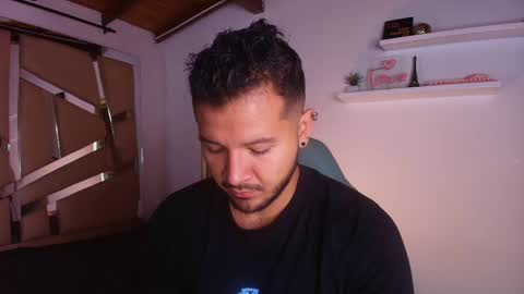 Snapshot of mr_mikee_ chatting on 09-09-25, 03:06 MIKEE online show from 09-09-25, 03:06