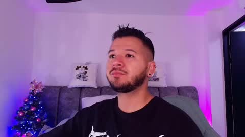 MIKEE online show from 01-14-26, 03:01