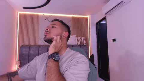 MIKEE online show from 02-26-26, 03:05