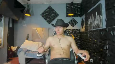 mr_mois online show from 05-13-26, 03:15