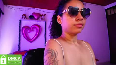 Snapshot of mr_mrscurie chatting on 12-29-24, 04:40 Mr Mrs Curie online show from 12-29-24, 04:40