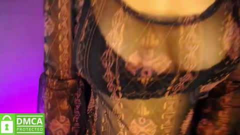 Snapshot of mr_mrscurie chatting on 01-12-25, 02:24 Mr Mrs Curie online show from 01-12-25, 02:24