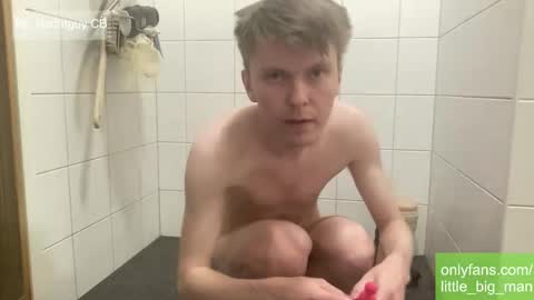 Snapshot of mr_notfatguy chatting on 10-26-25, 11:42 notfatguy online show from 10-26-25, 11:42