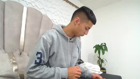 Snapshot of mr_porn_9 chatting on 05-16-26, 10:41 Mr Porn online show from 05-16-26, 10:41