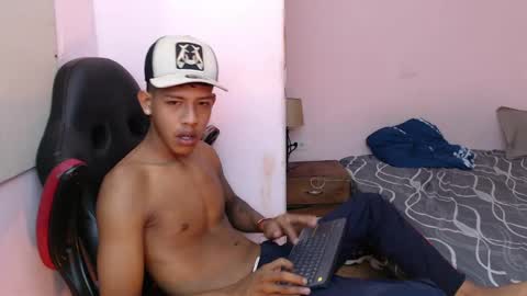 mr_stiven_ online show from 01-06-25, 08:35