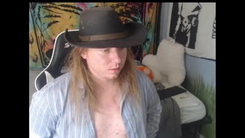 mr_strawberry online show from 09-28-25, 06:02