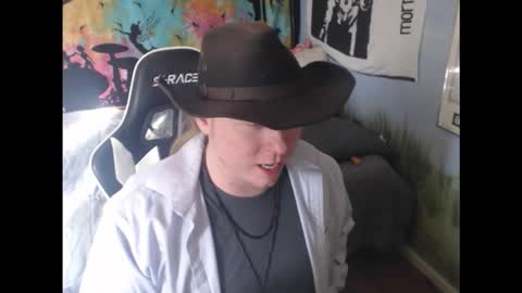 mr_strawberry online show from 12-20-25, 05:42