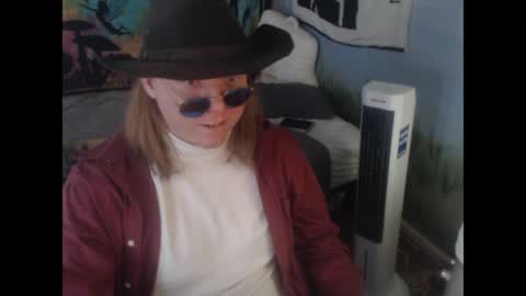 mr_strawberry online show from 04-27-26, 12:19