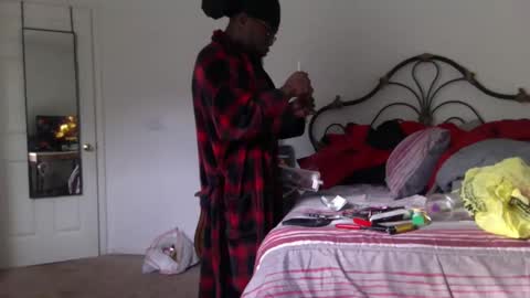 Snapshot of mrbigdthomas chatting on 10-04-25, 01:53 MrBigDThomas online show from 10-04-25, 01:53