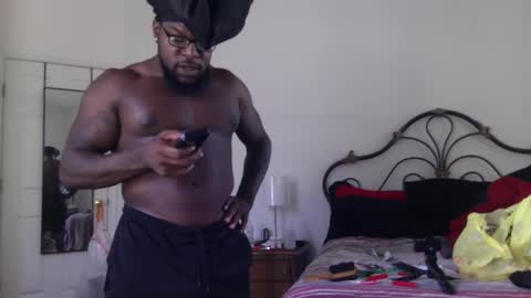 Snapshot of mrbigdthomas chatting on 10-14-25, 02:29 MrBigDThomas online show from 10-14-25, 02:29