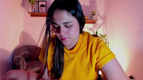 Snapshot of mrbuu_ chatting on 02-18-25, 08:16 Laura online show from 02-18-25, 08:16