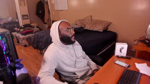 Snapshot of mrchuckdailyxxx chatting on 12-21-24, 05:25 Chuck Daily online show from 12-21-24, 05:25