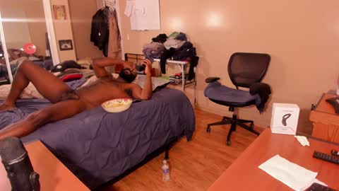 Snapshot of mrchuckdailyxxx chatting on 12-22-24, 04:50 Chuck Daily online show from 12-22-24, 04:50