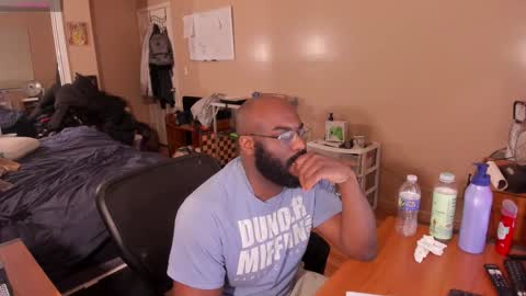 Snapshot of mrchuckdailyxxx chatting on 02-10-25, 01:24 Chuck Daily online show from 02-10-25, 01:24