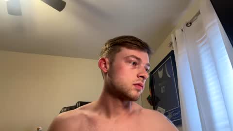 Snapshot of mrcoolguy68 chatting on 07-12-26, 05:04 mrcoolguy68 online show from 07-12-26, 05:04